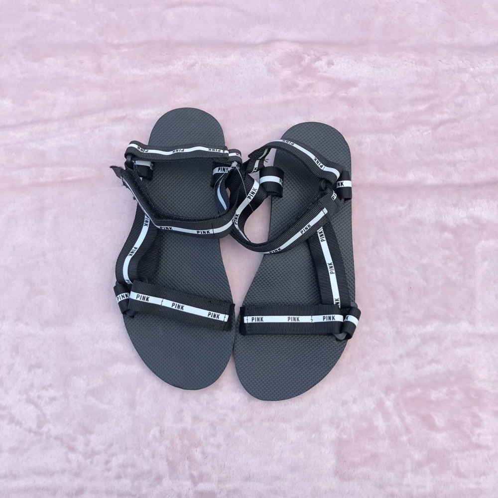 New PINK Sandal would recommend shoe size 7 - 8